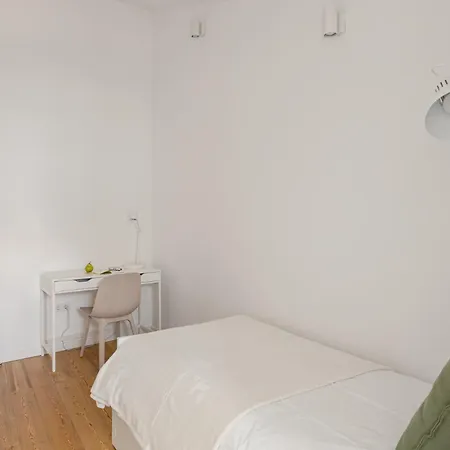Apartment Calcada De Santo Amaro Lissabon