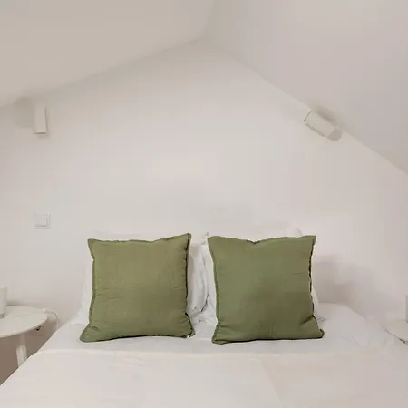 Calcada De Santo Amaro * Lissabon