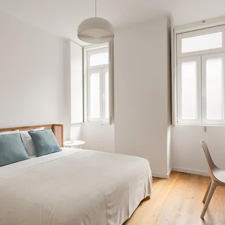 Calcada De Santo Amaro Lissabon