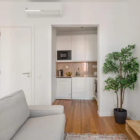 Calcada De Santo Amaro * Lisbona