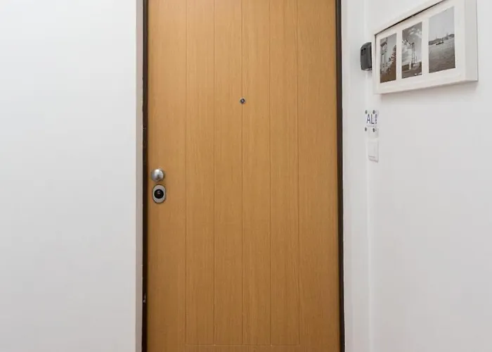 Calcada De Santo Amaro Lisbon