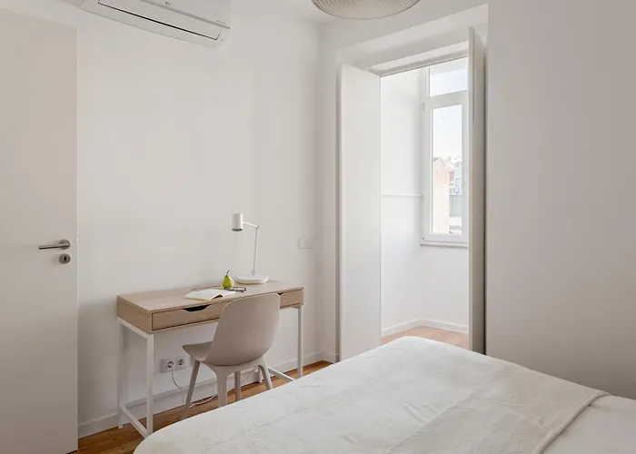 Calcada De Santo Amaro Lisbon